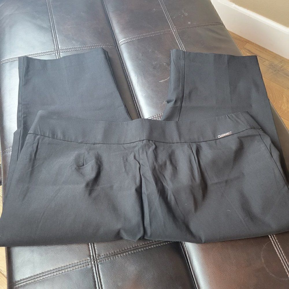 REKUCCI Capri Pants - Picture 2 of 6